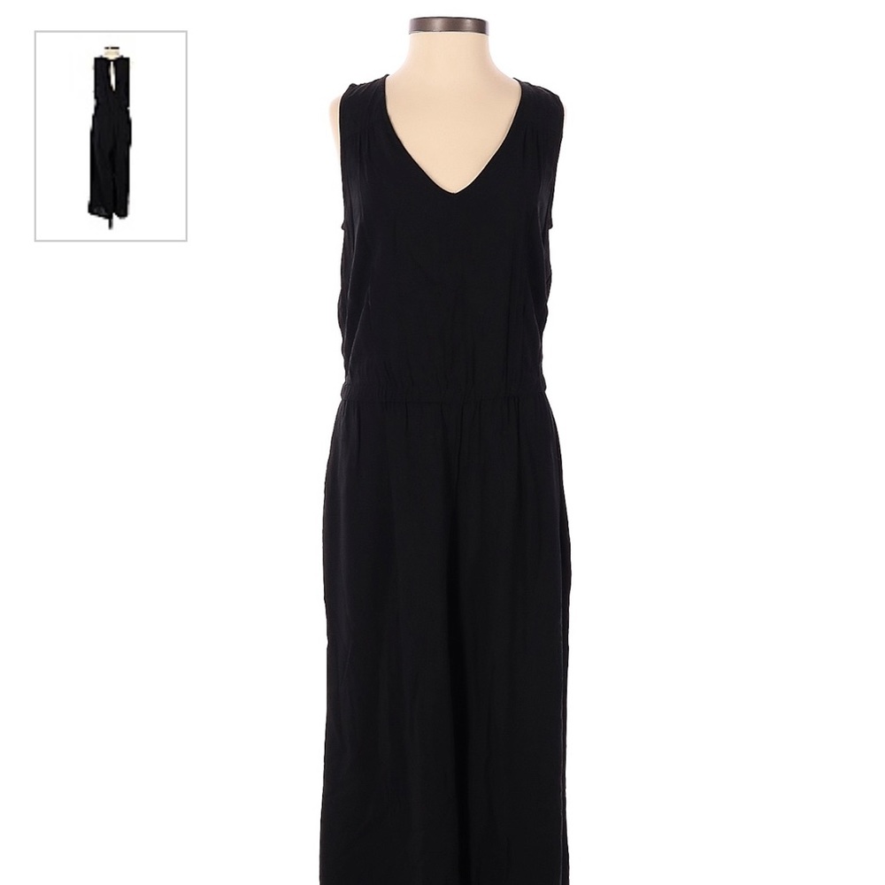 Old Navy Black jumpsuit Item #130975648. Size TALL Large